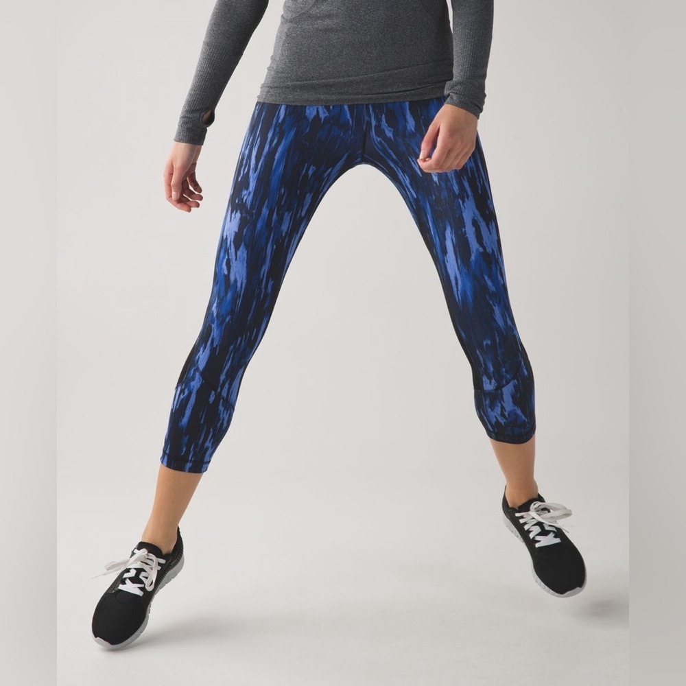 Lululemon Pace Rival Crop *Full-On Luxtreme Painted Animal Sprinkler Black Sz 6